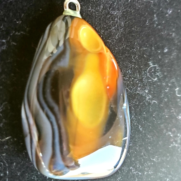 New Natural Yellow Black Fire Agate Pendant. - Picture 7 of 16